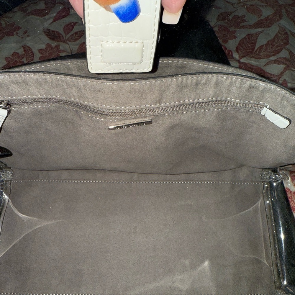 Vince Camuto White crocodile Textured Tote Bag - Picture 4 of 7